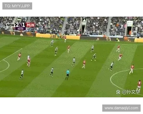 巴萨与曼联巅峰对决詹俊解读比赛精彩瞬间与战术分析 巴萨与曼联巅峰对决詹俊解读比赛精彩瞬间与战术分析