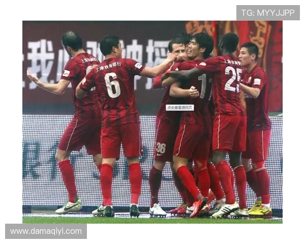 恒大队与上港队激战正酣谁将赢得中超巅峰对决的荣耀与未来