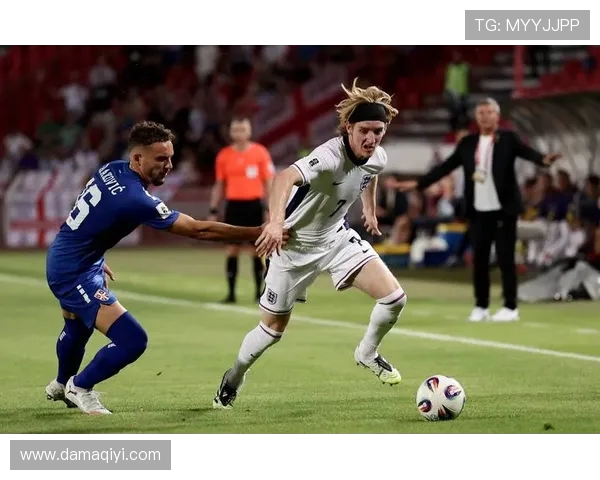 英格兰与美国足球对决分析战术特点与球员表现探讨