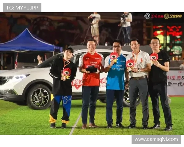 重庆街舞队在攀岩联赛中的默契配合与精彩表现分析