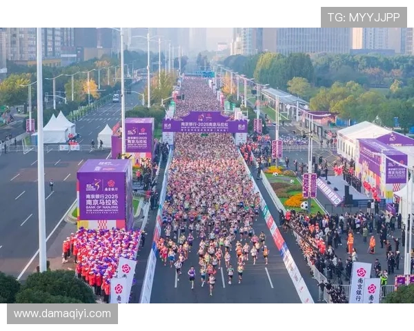 南京飞盘队在城市马拉松中的拼搏历程与奋斗精神全景回顾