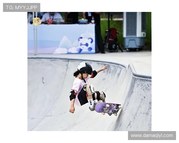 成都滑板队逆袭之旅：攀岩联赛中的奋斗与荣耀