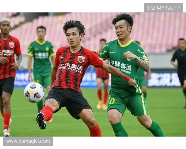 深入探讨上海足球队在比赛中的灵活性表现与数据分析的关系 深入探讨上海足球队在比赛中的灵活性表现与数据分析的关系